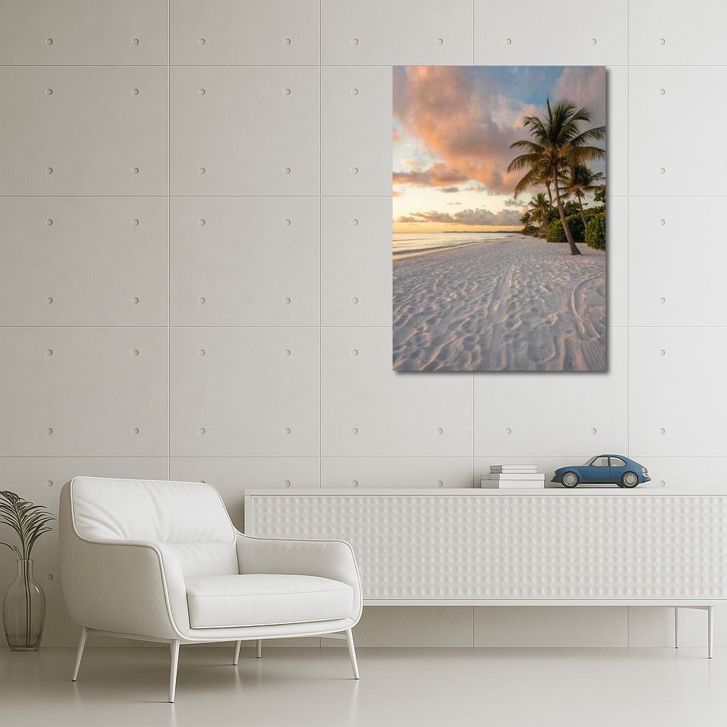 Florida's Sunny Shores: White Sand and Palm Trees