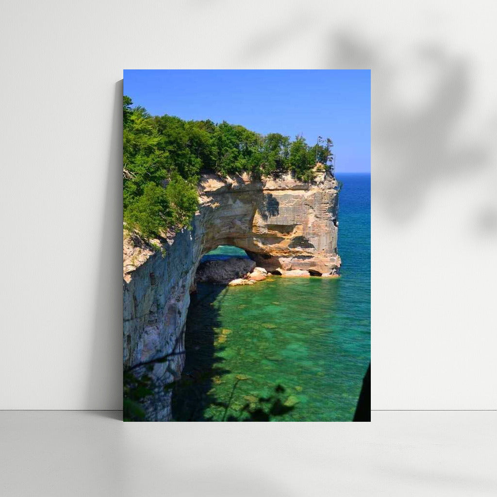 Michigan's Steep Cliffs: Turquoise Lake USA