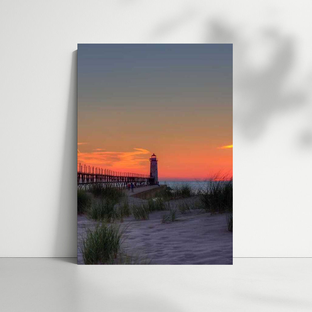 Sunset over Michigan Lighthouse: Natural Beauty of the USA
