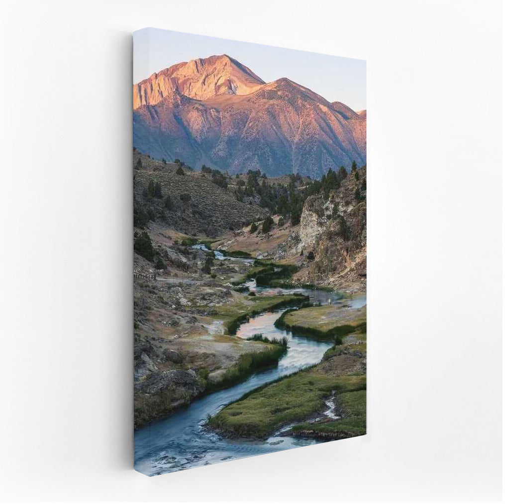 Cozy Nevada Landscape: Mountains and River