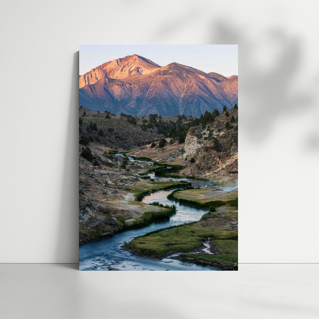 Cozy Nevada Landscape: Mountains and River
