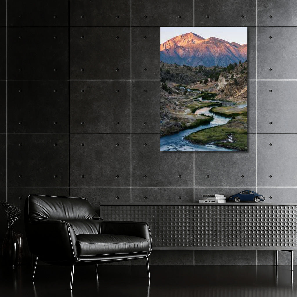 Cozy Nevada Landscape: Mountains and River