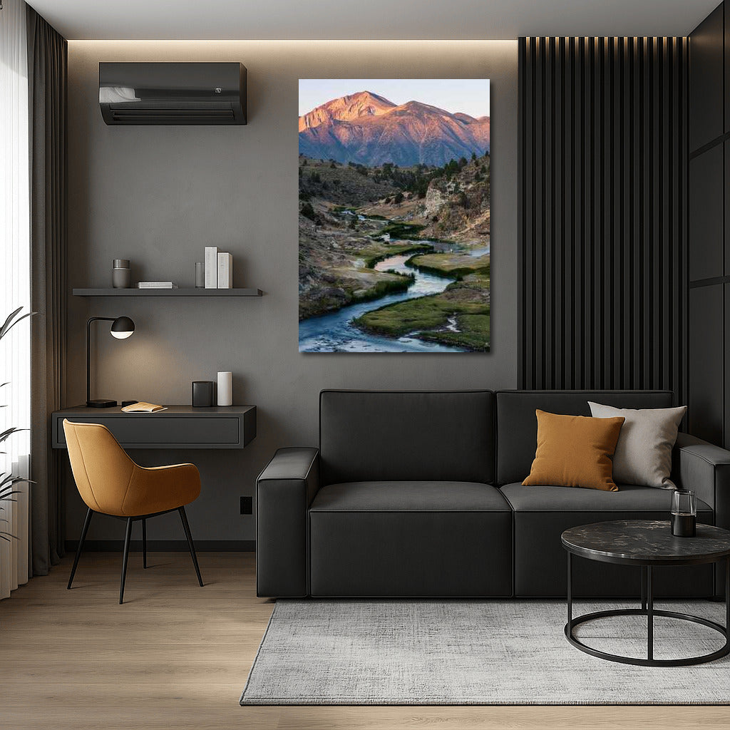 Cozy Nevada Landscape: Mountains and River