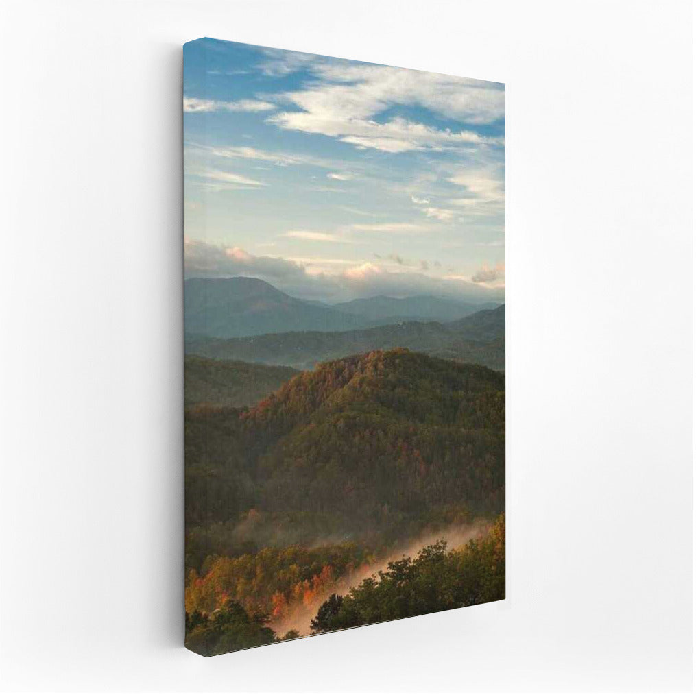 Tennessee's Misty Mountains: Morning Charm of the USA