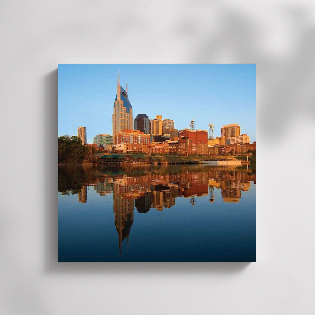 Nashville's Golden Reflection: Dive into the Atmosphere of Tennessee, USA