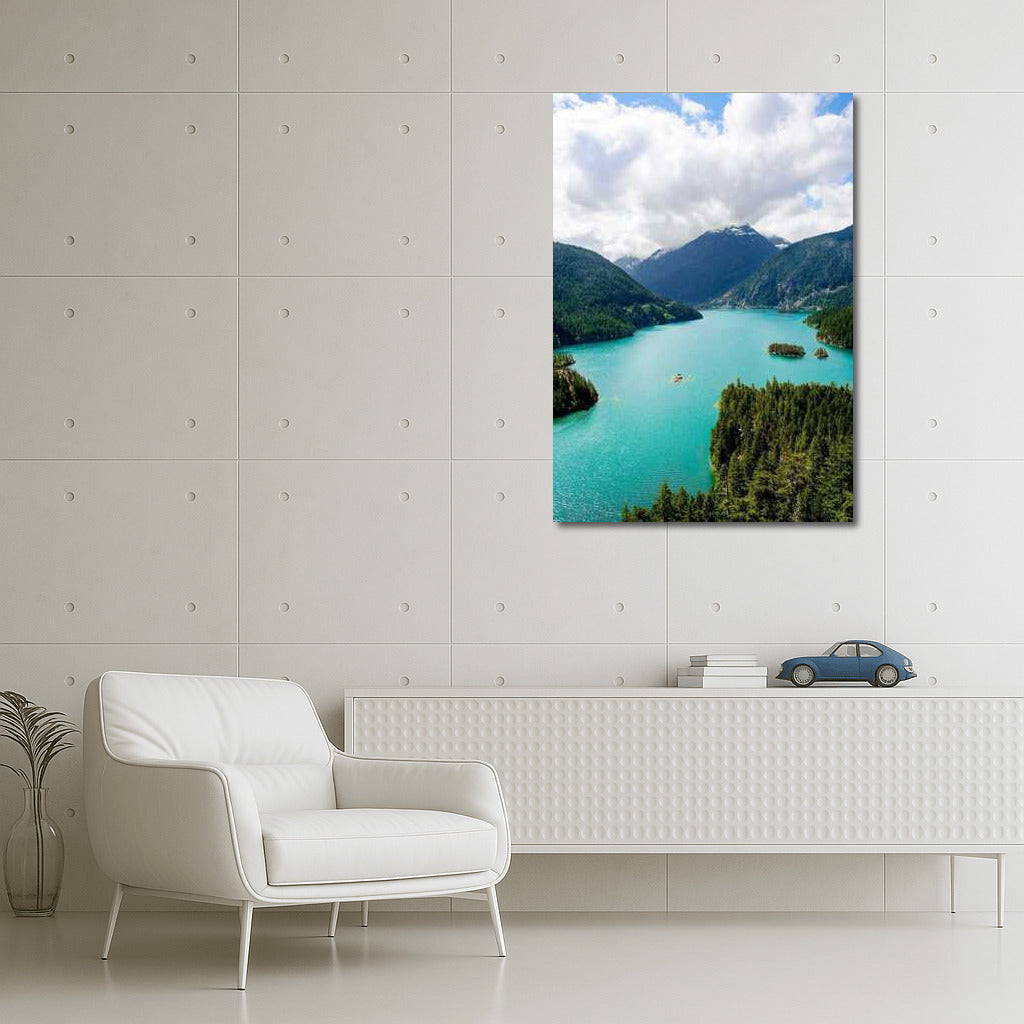 The Majesty of Washington Lake and Mountains: Nature of the USA
