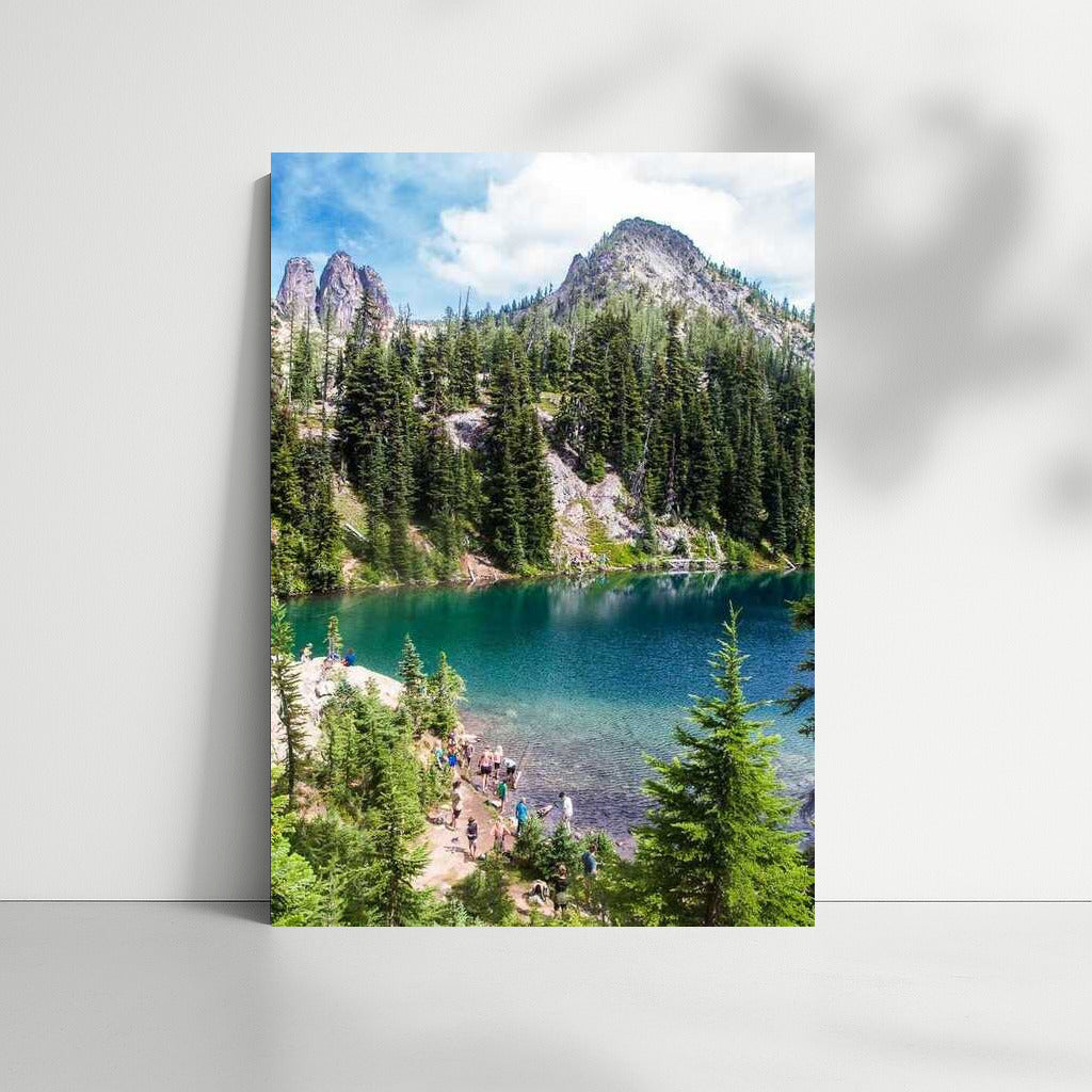 Washington's Natural Harmony: Forest, Mountains and Lake