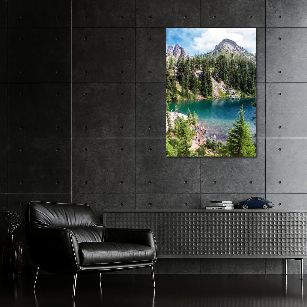 Washington's Natural Harmony: Forest, Mountains and Lake
