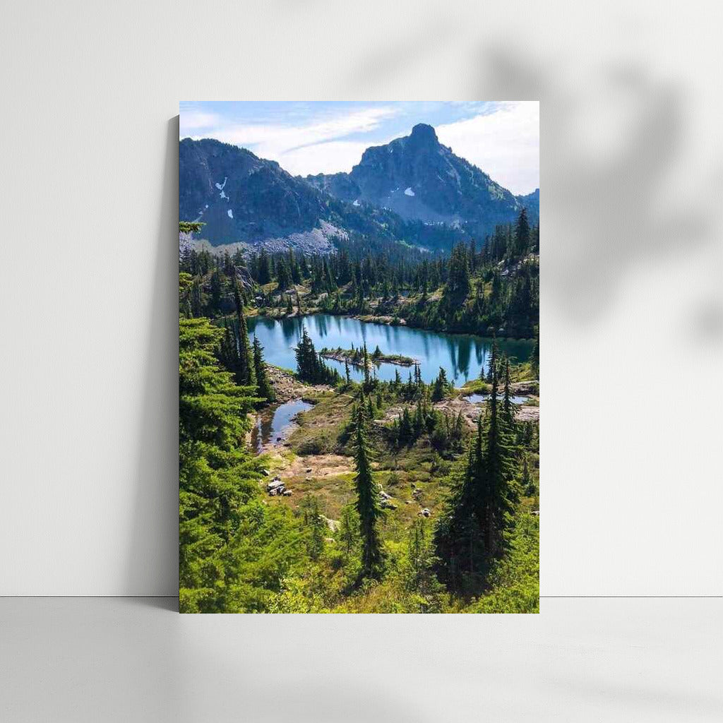 Mountain Lake Washington: Nature and Tranquility USA