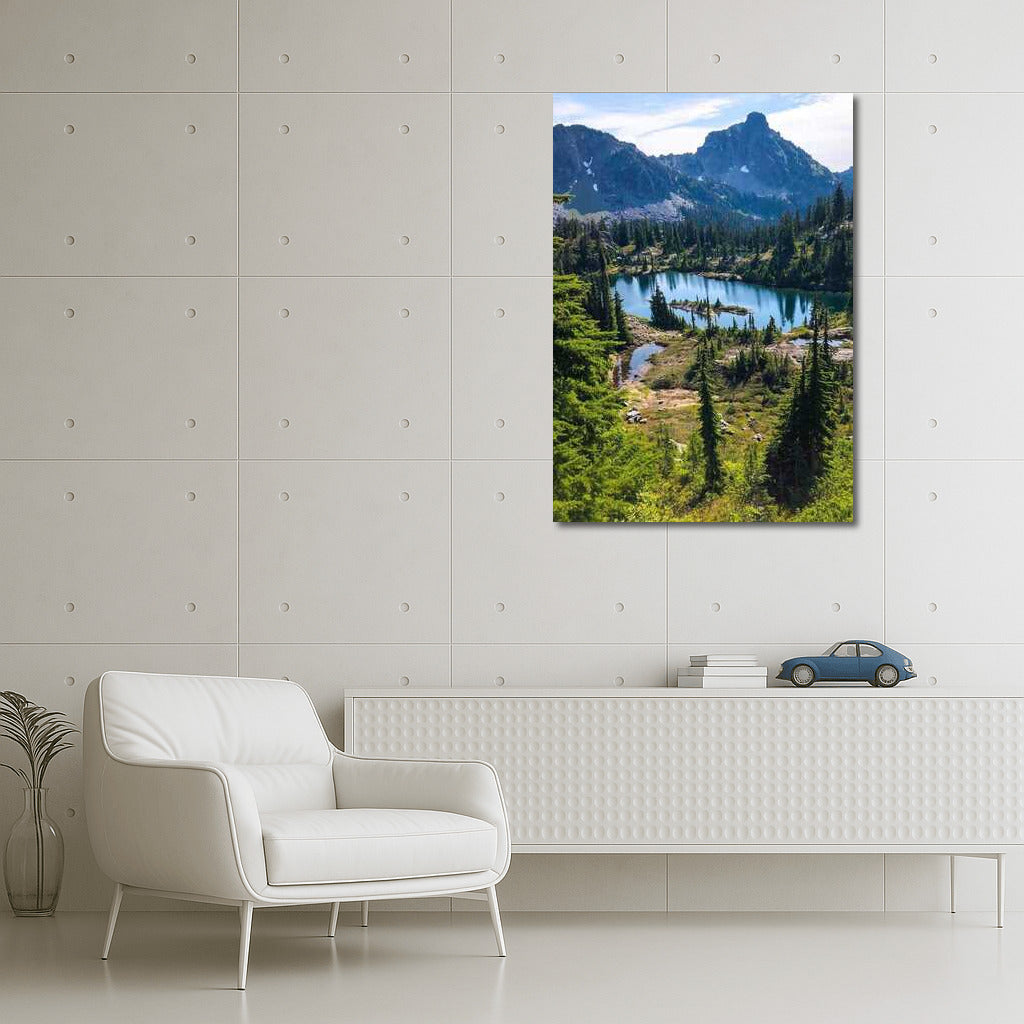 Mountain Lake Washington: Nature and Tranquility USA