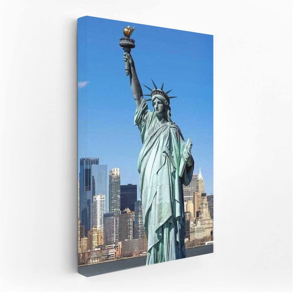 The Greatness of Liberty: The Symbol of the United States in Country Style