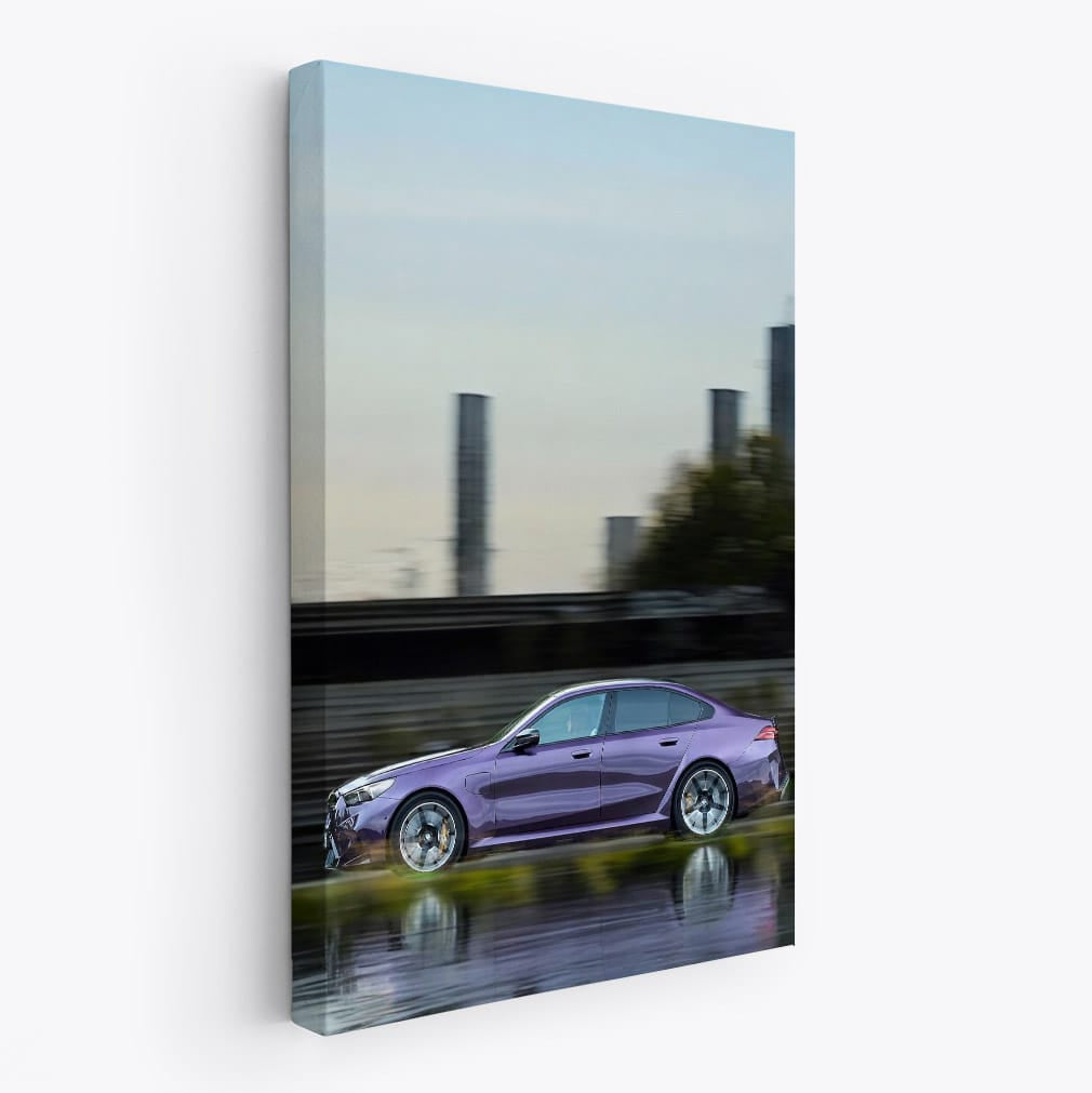 BMW M5 2025 Races Through City - Power Meets Elegance