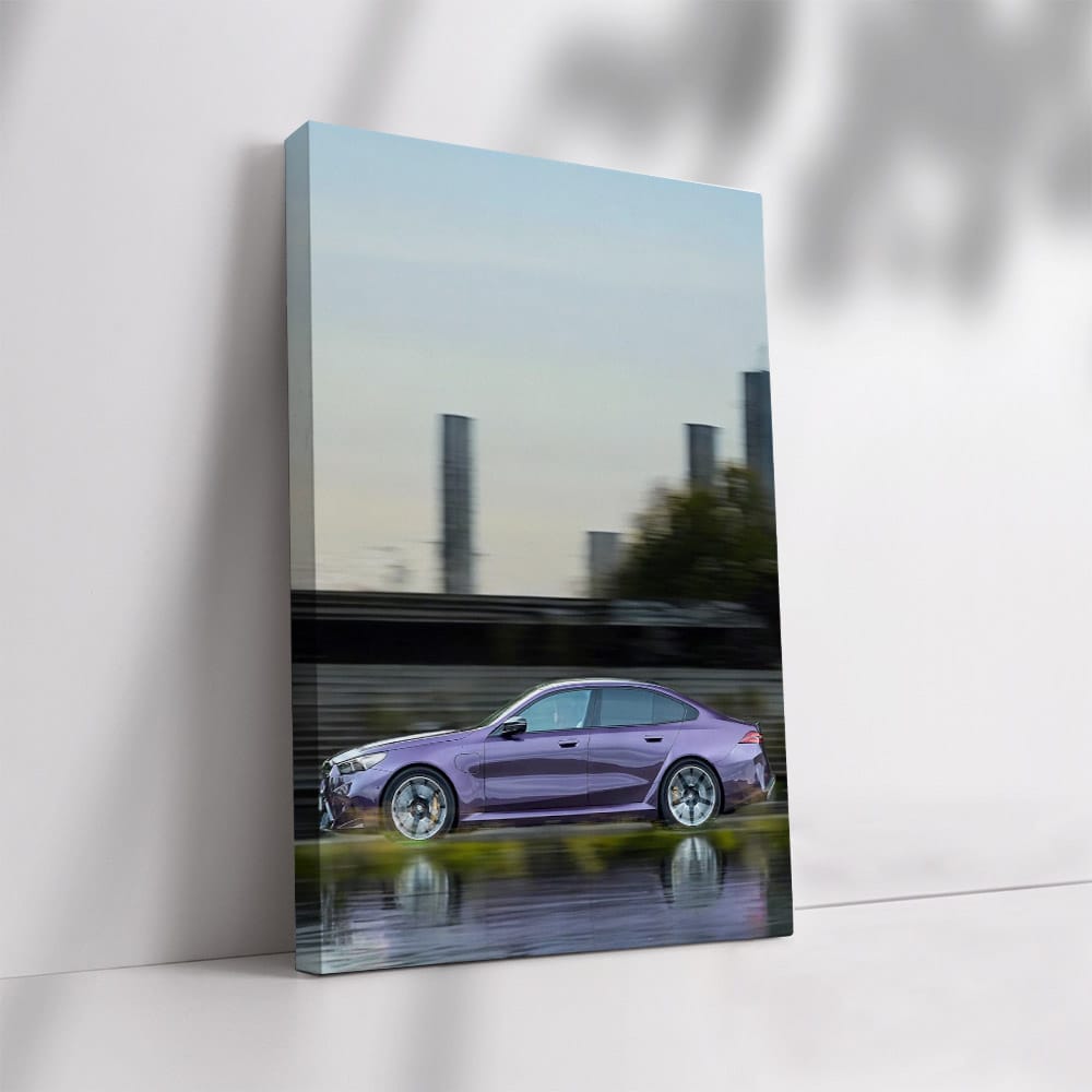 BMW M5 2025 Races Through City - Power Meets Elegance