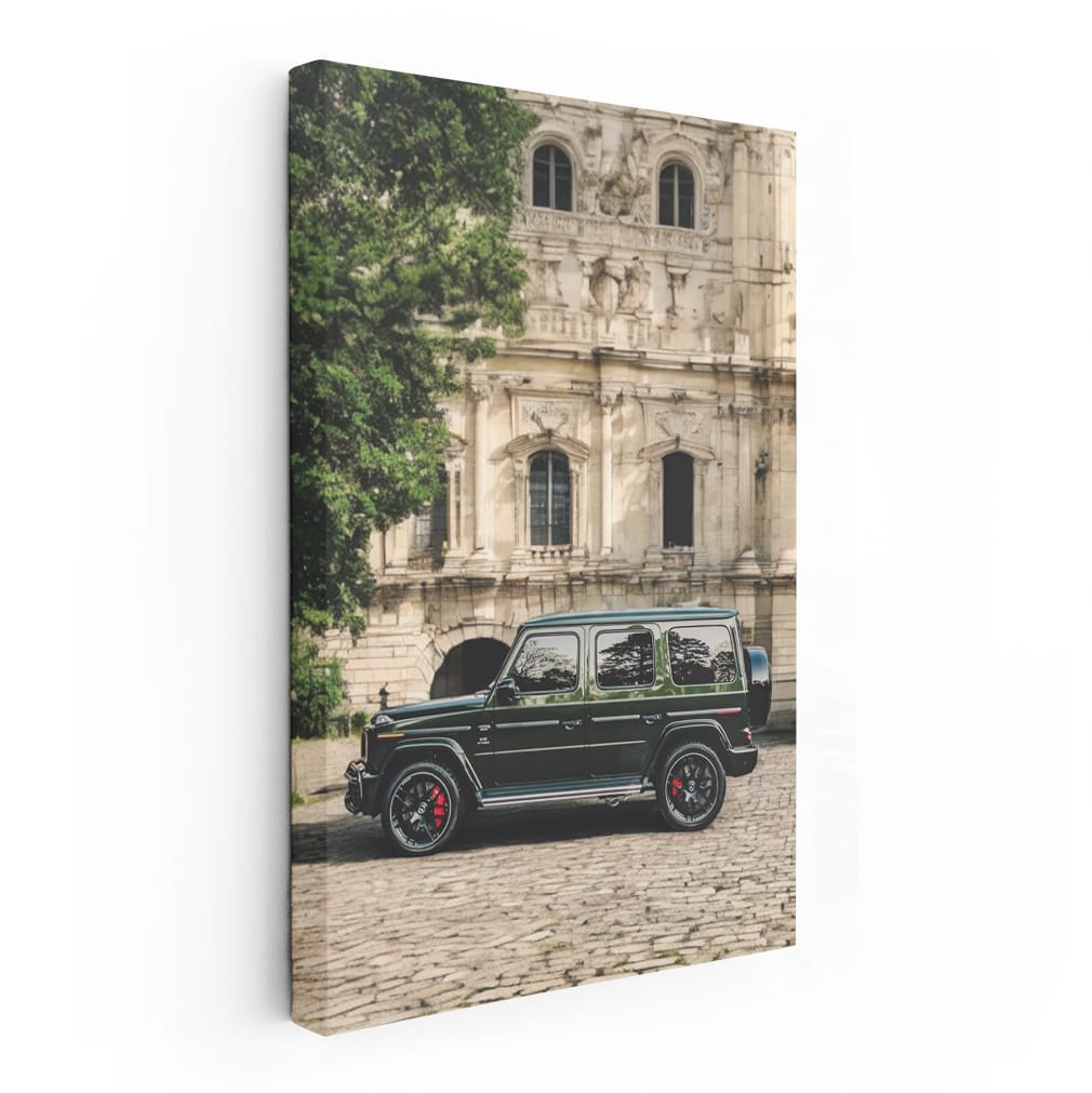 Mercedes-AMG G 63 in Green: Bold Icon in Old Town