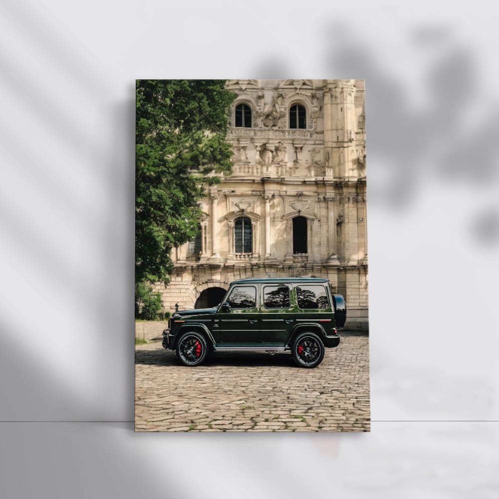 Mercedes-AMG G 63 in Green: Bold Icon in Old Town
