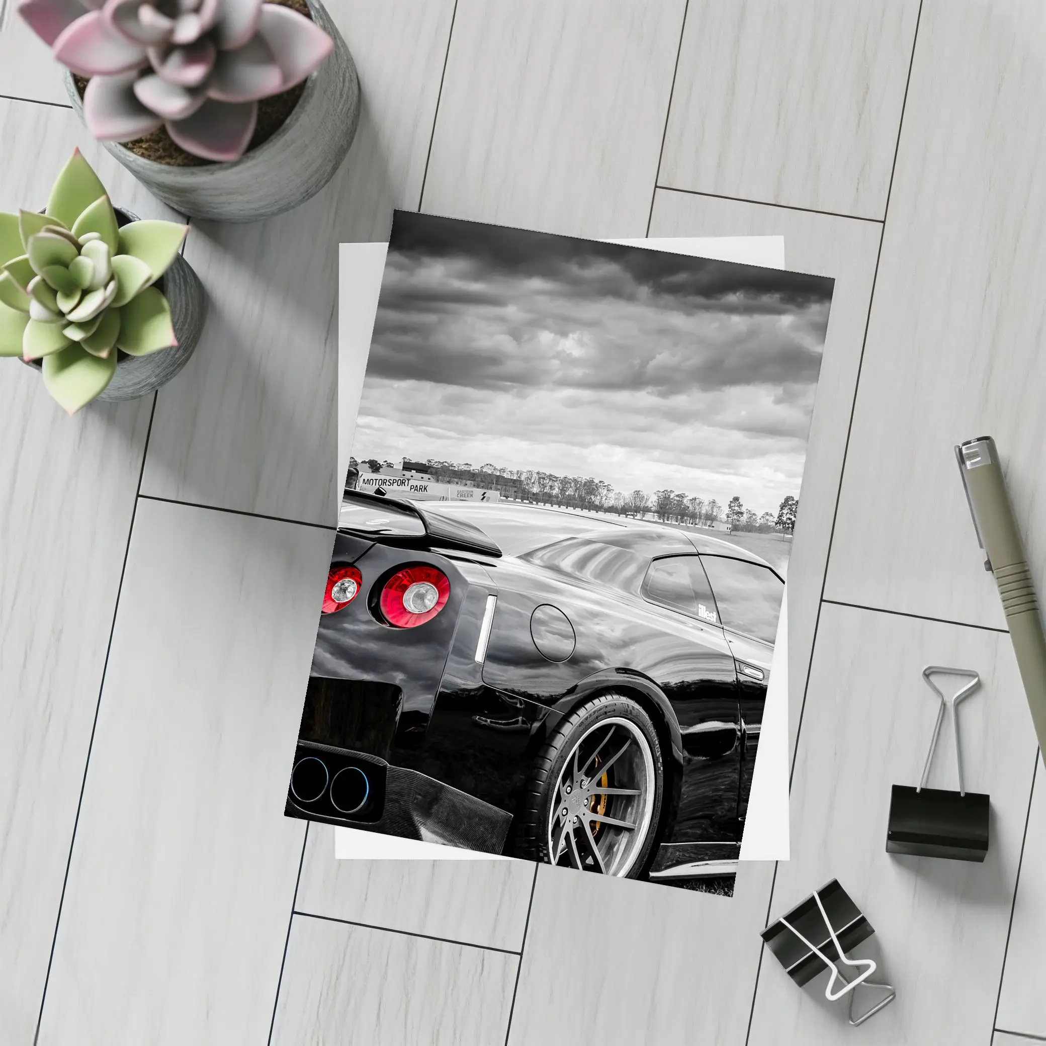 Nissan GT-R Black Track Day Racing – Postcards