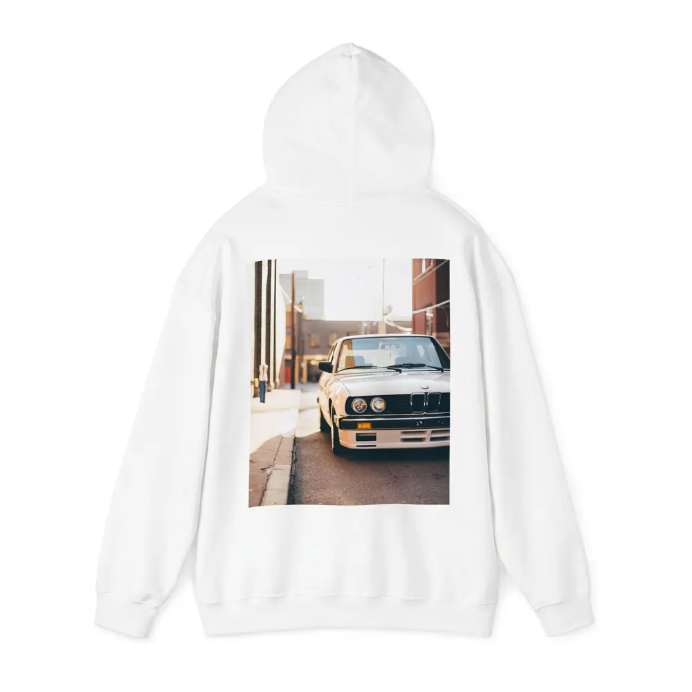 BMW E30 White Classic Car City Alley – Hoodies