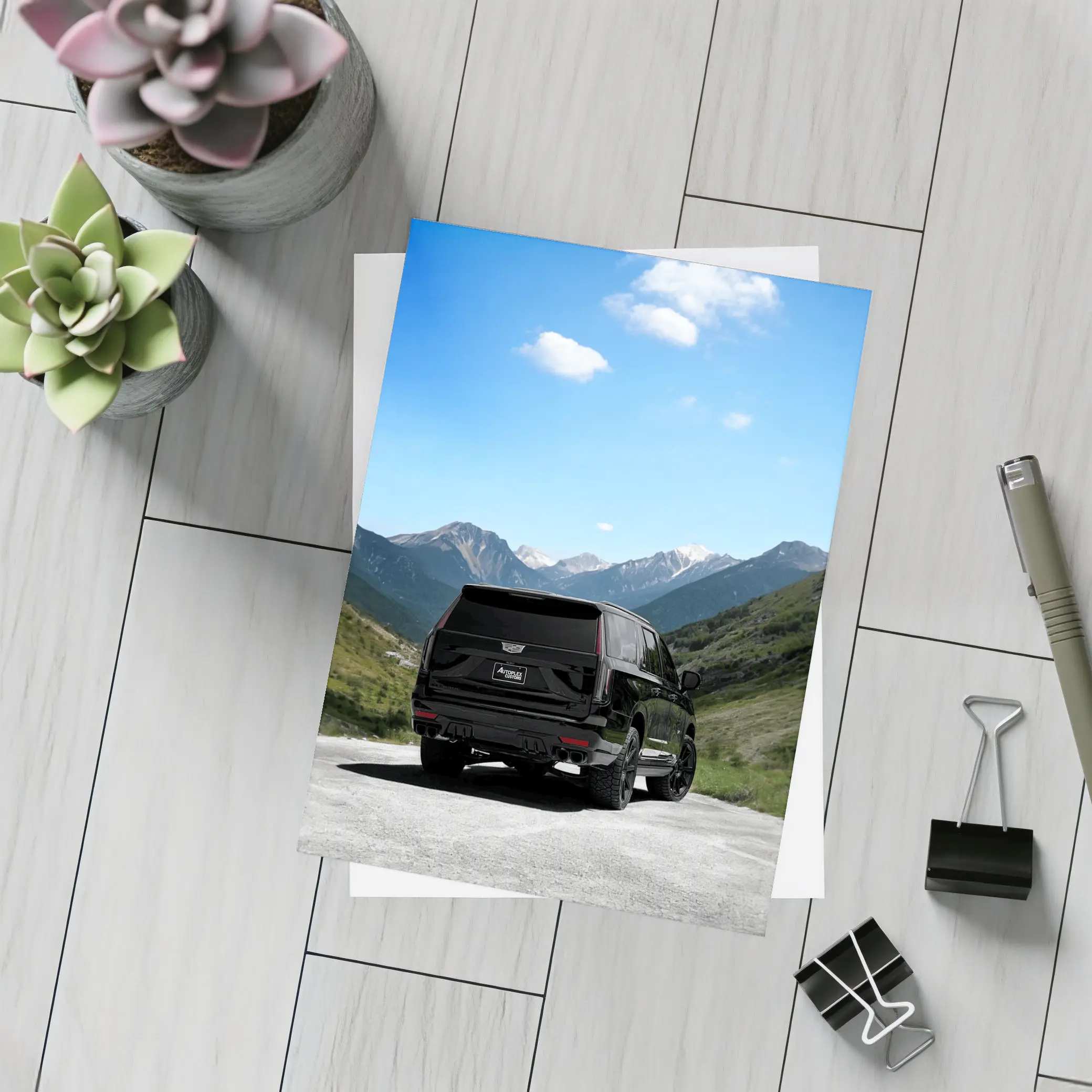 Cadillac Escalade ESV Black Mountain Road – Postcards