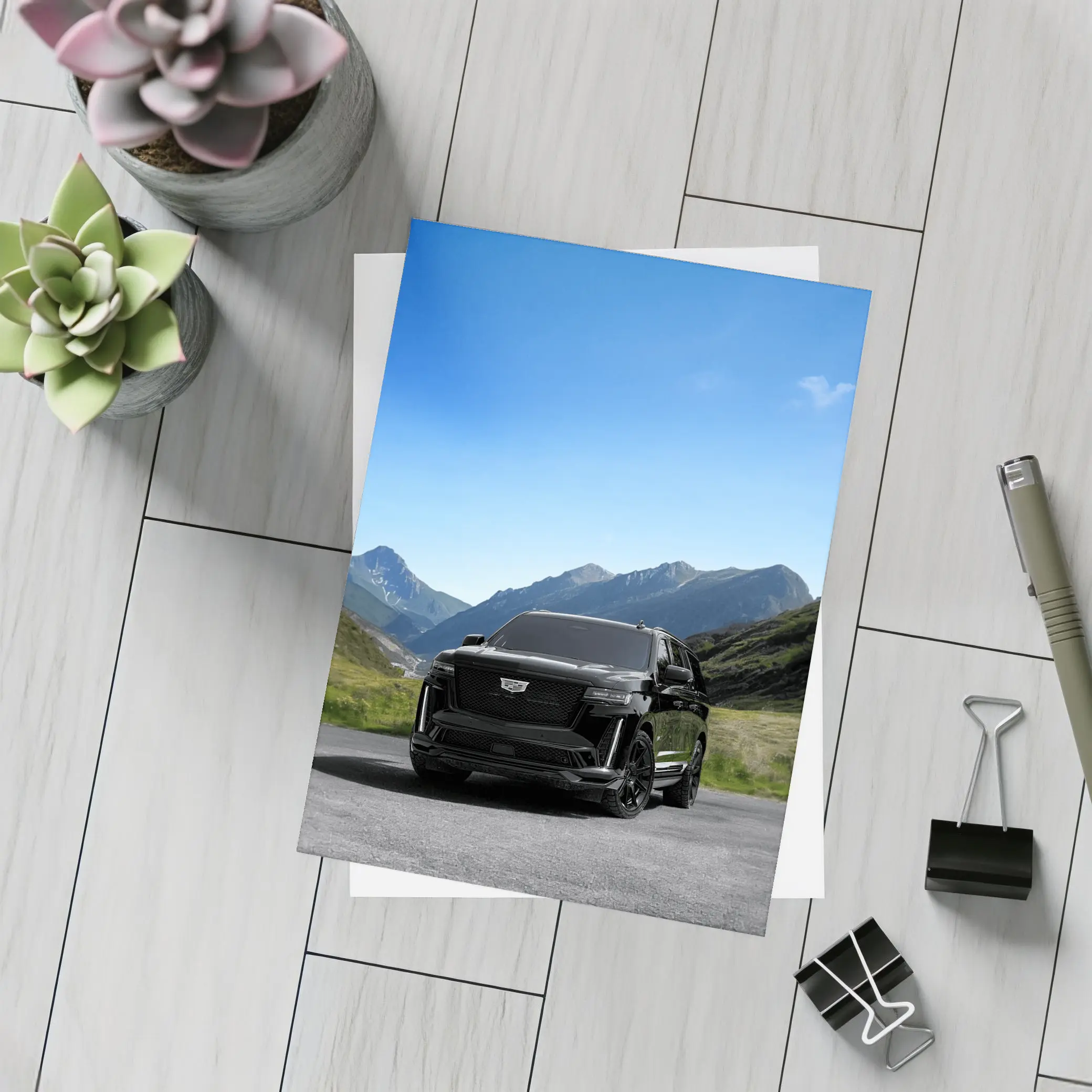 Cadillac Escalade ESV Black Mountain Road – Postcards