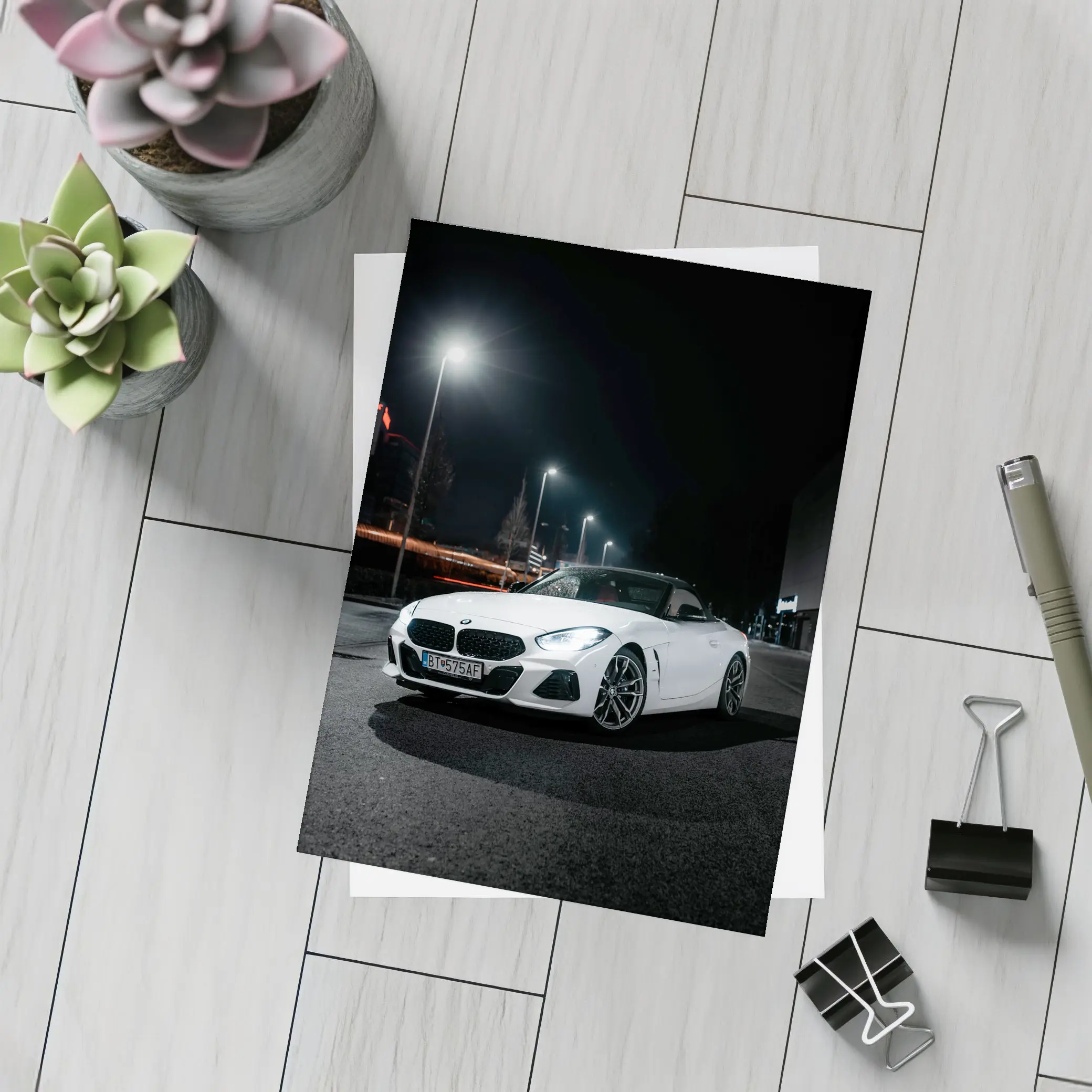 BMW Z4 White Roadster City Night – Postcards