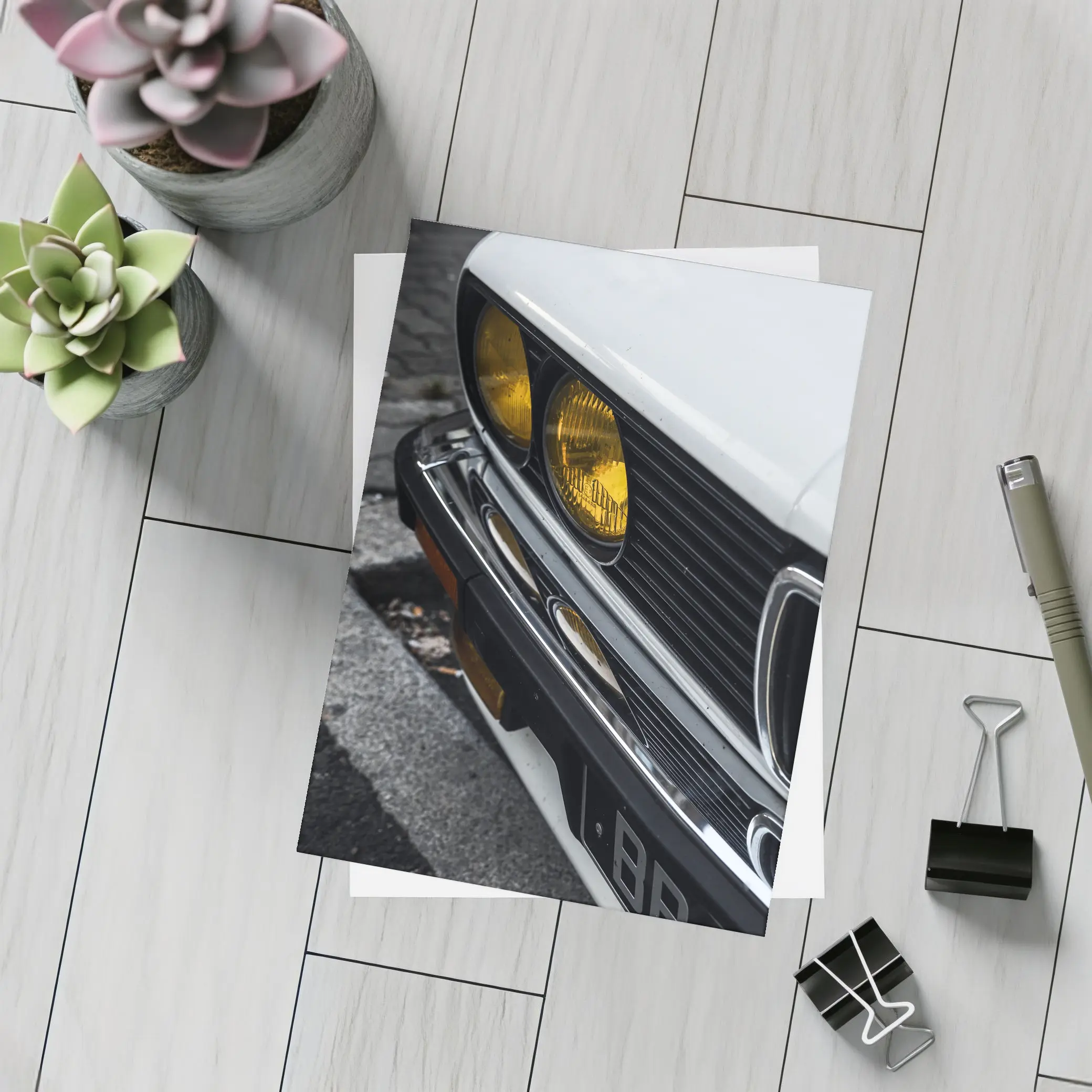 BMW E28 Classic Front Yellow Headlights Street – Postcards