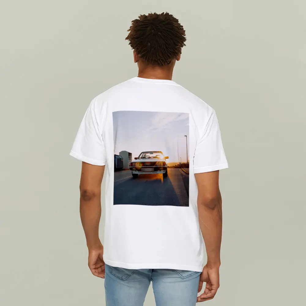 Classic Audi Coupe Sunset Golden Light Street – T-Shirts