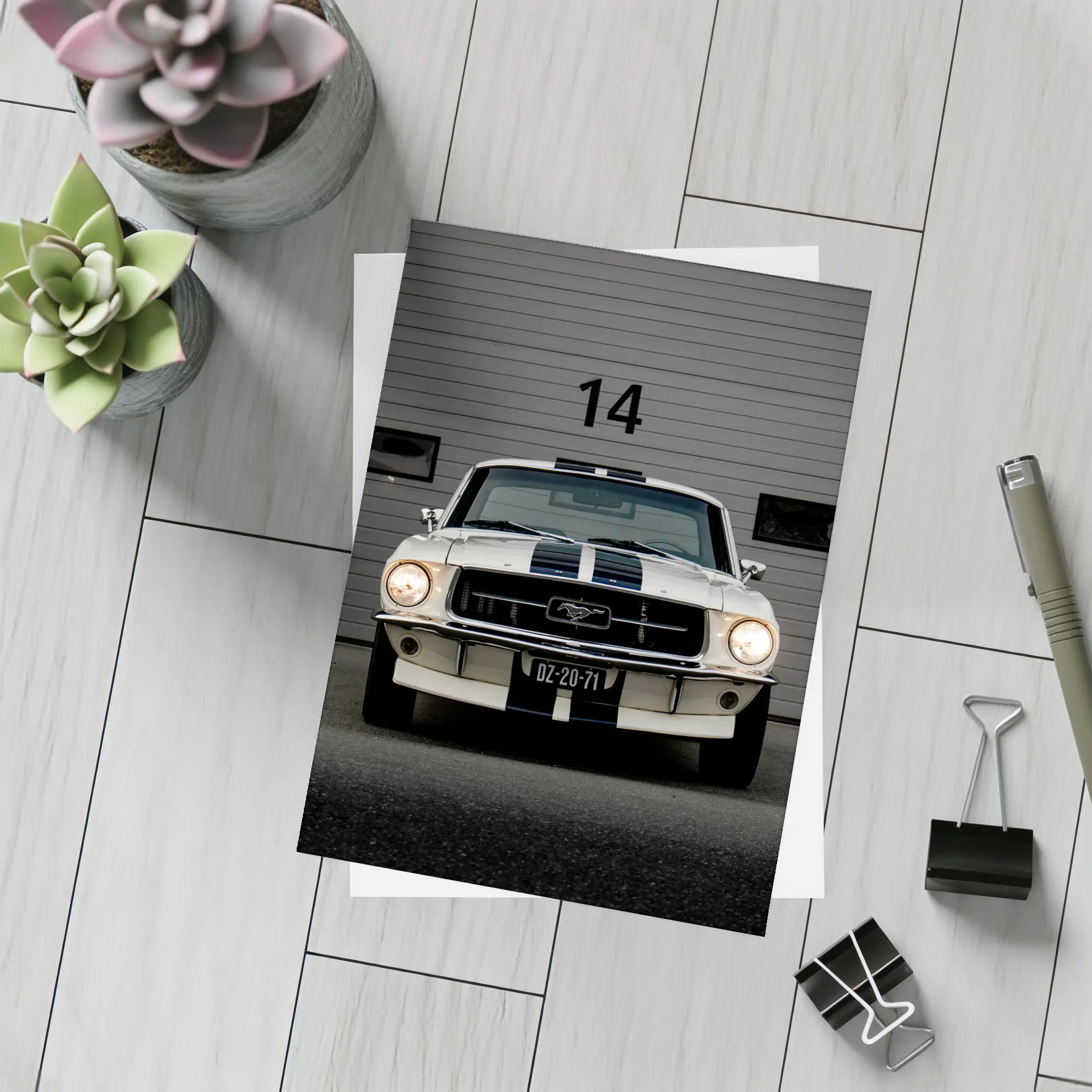 Ford Mustang Classic White Racing Stripes Garage – Postcards
