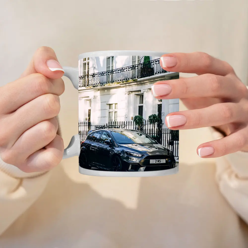 Ford Focus RS Black London Street – Mugs