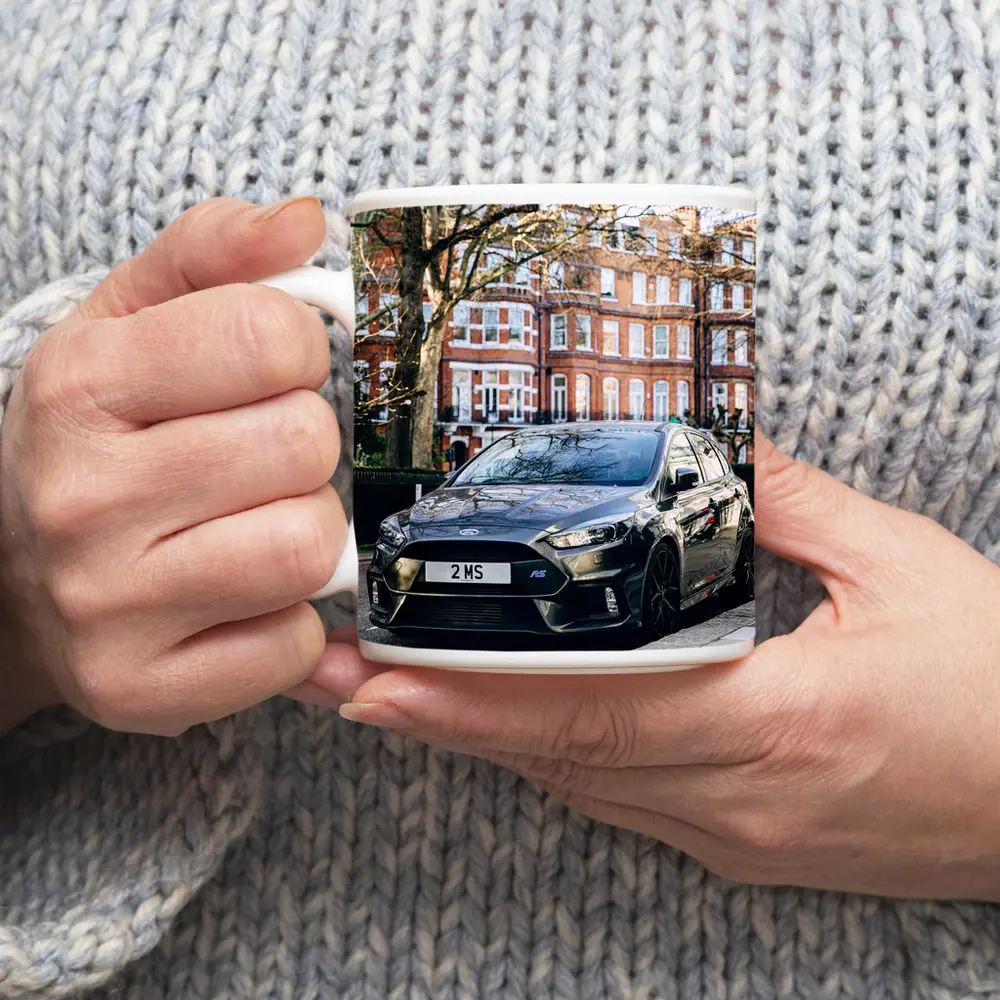 Ford Focus RS Black London Street – Mugs