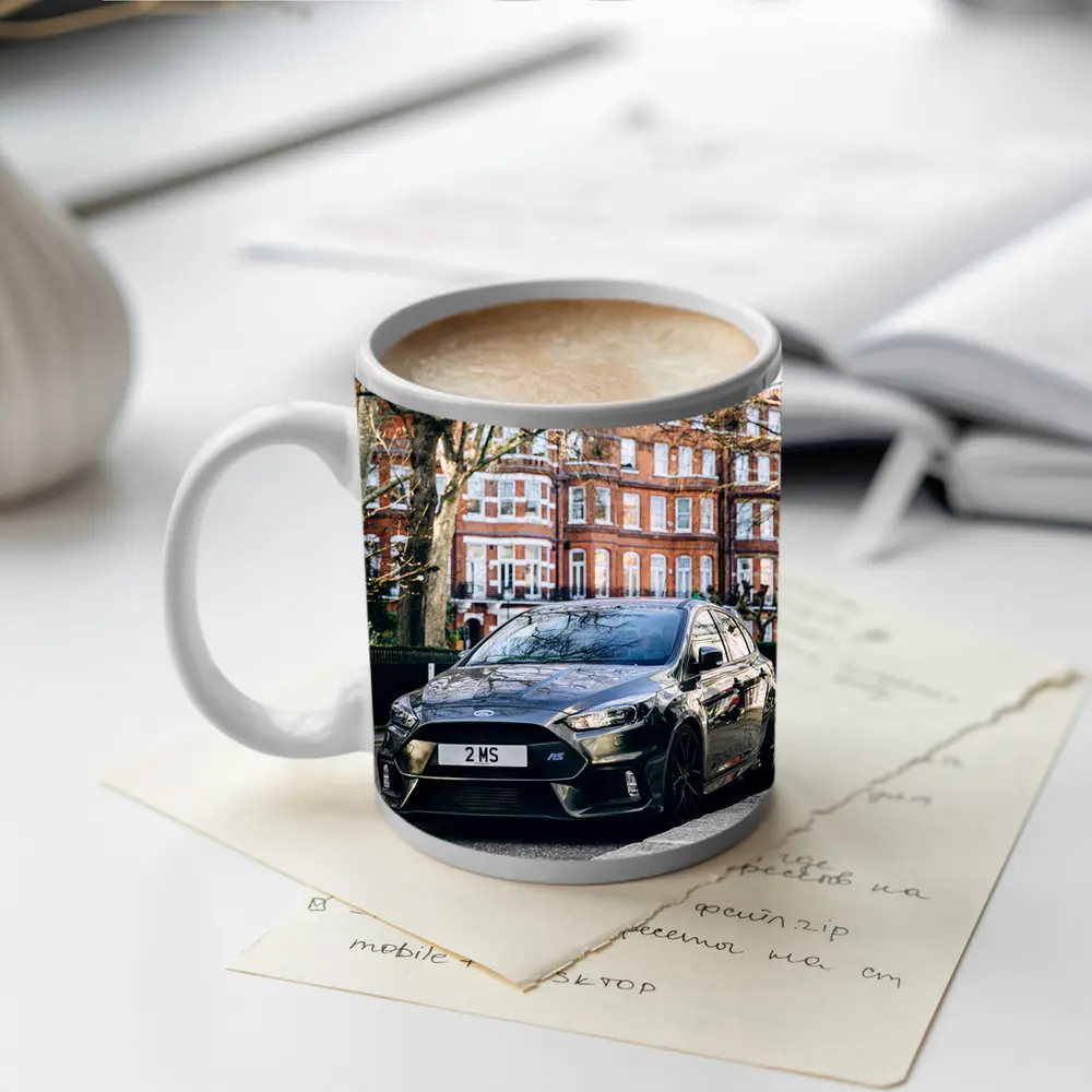 Ford Focus RS Black London Street – Mugs