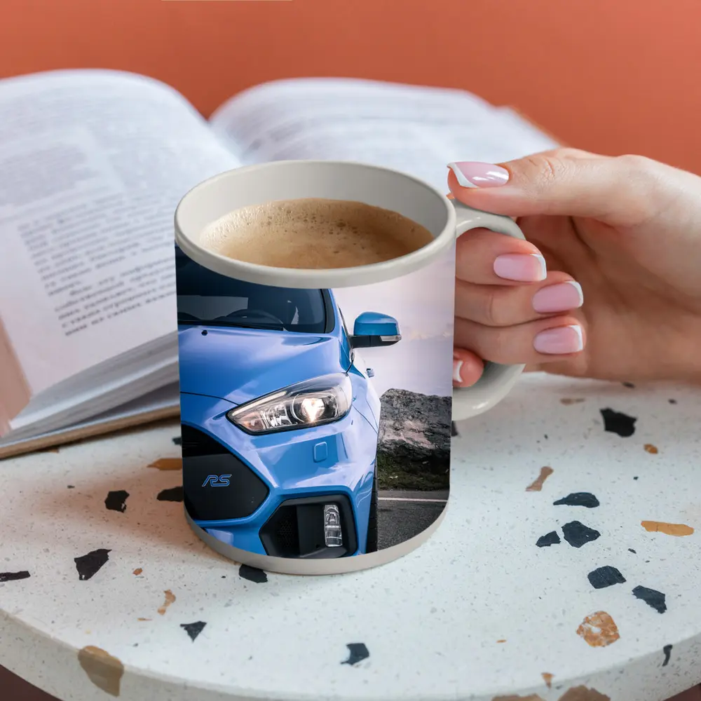 Ford Focus RS Blue Front Close Up – Mugs