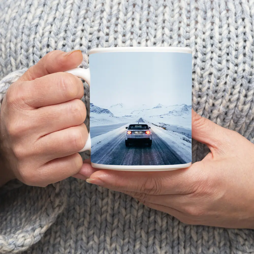 Land Rover Discovery Snowy Mountain Road – Mugs