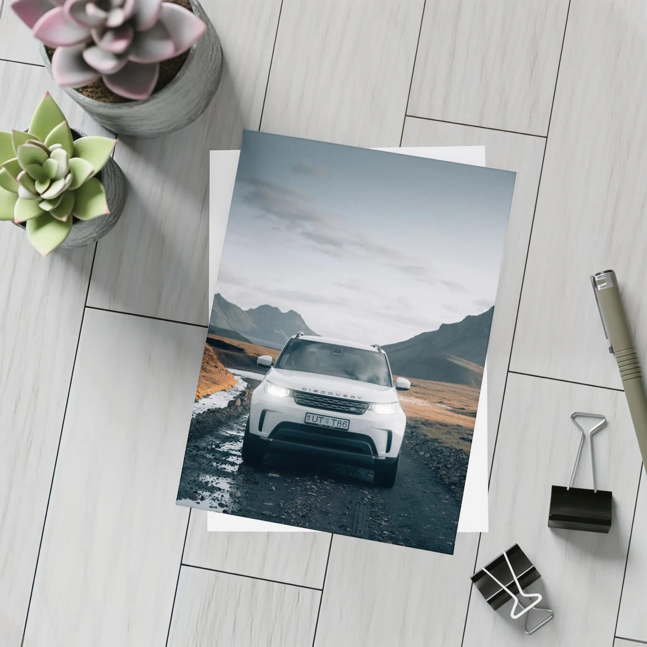 Land Rover Discovery on Rugged Mountain Road – Postcards