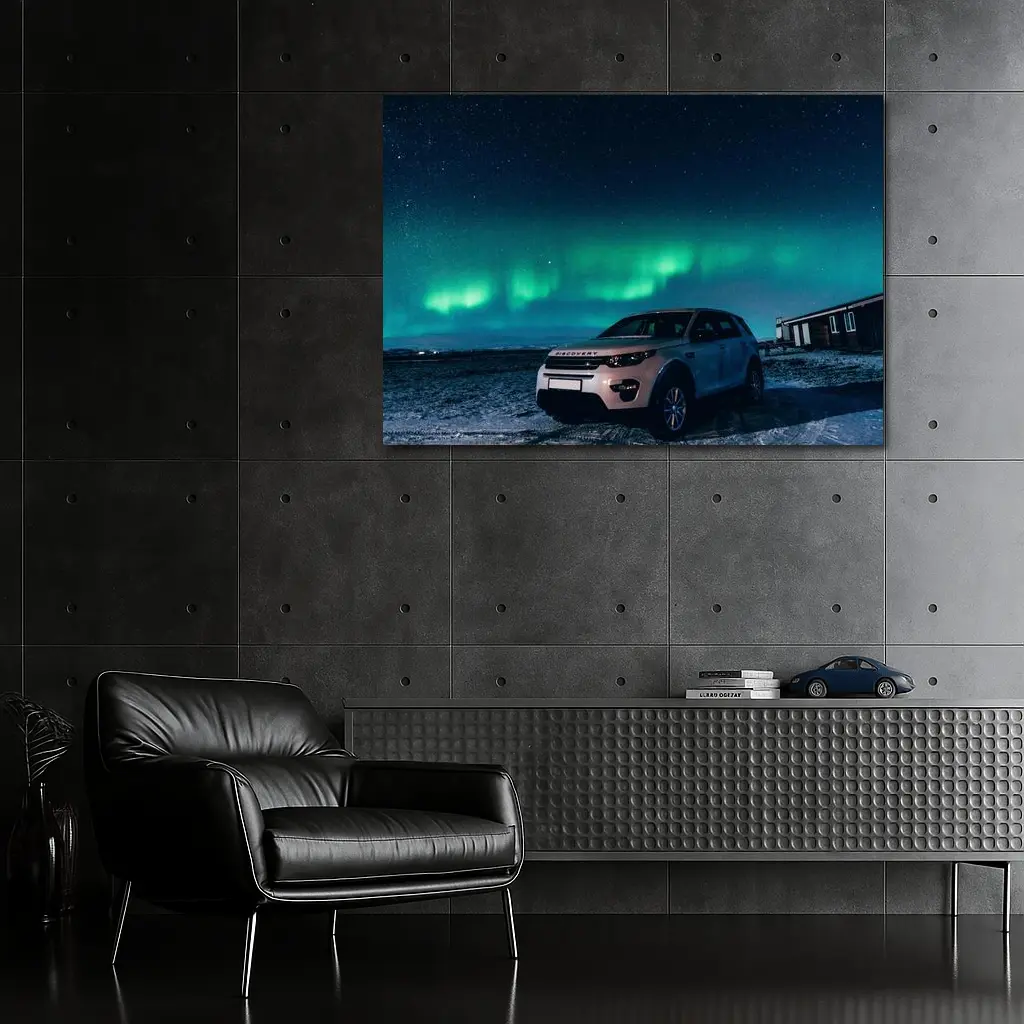 Land Rover Discovery Under Northern Lights Sky – Wall Art