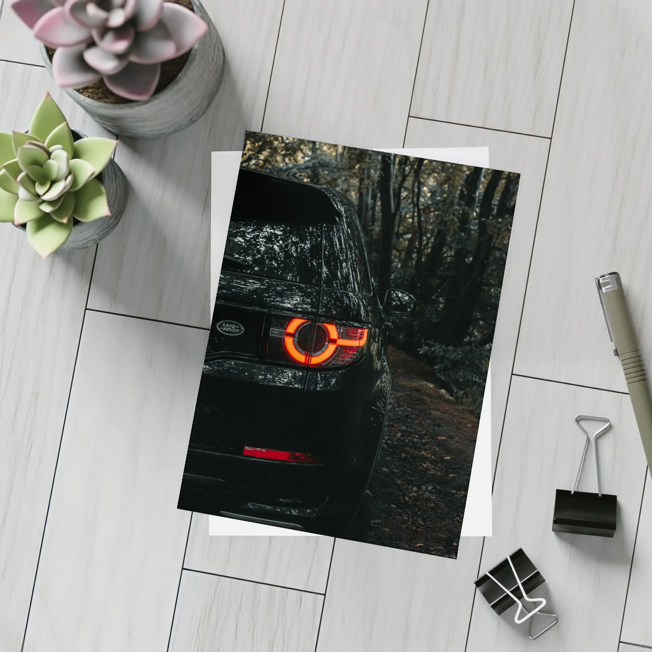 Land Rover Discovery Sport Dark Forest Night – Postcards
