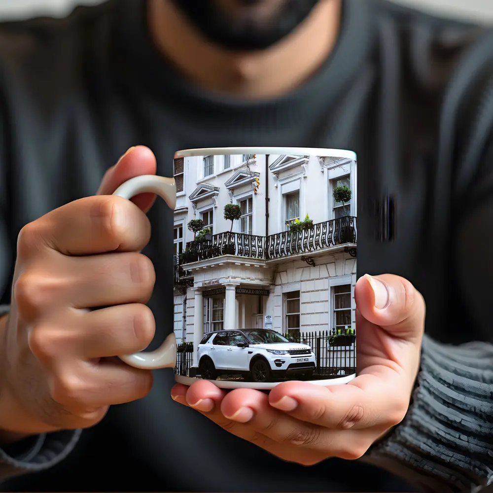 White Land Rover Discovery London Hotel Street – Mugs