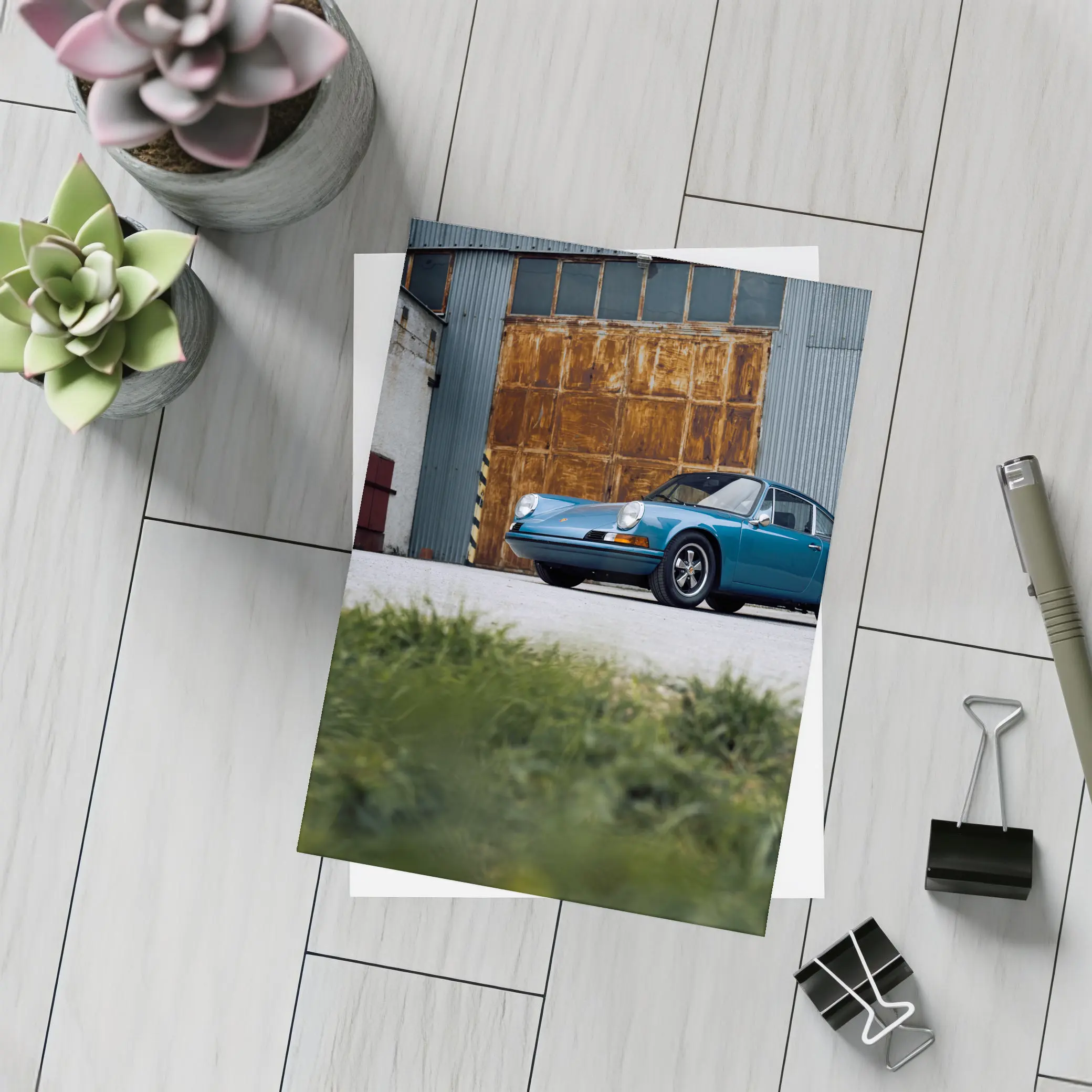 Classic Porsche 911 Blue Rusty Warehouse – Postcards