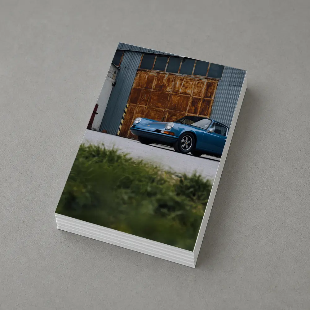 Classic Porsche 911 Blue Rusty Warehouse – Postcards