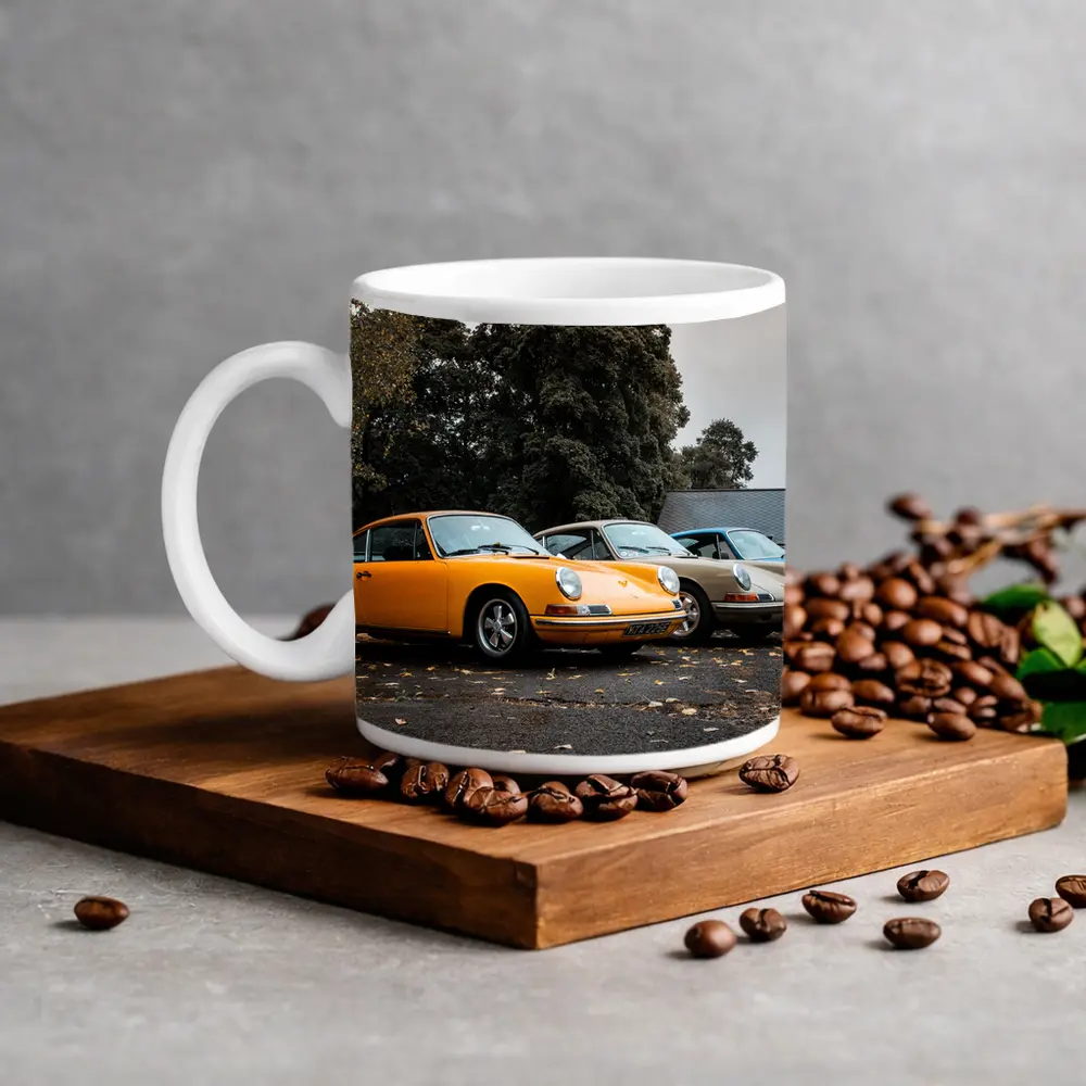 Classic Porsche 911 Trio Parked Outdoors – Mugs