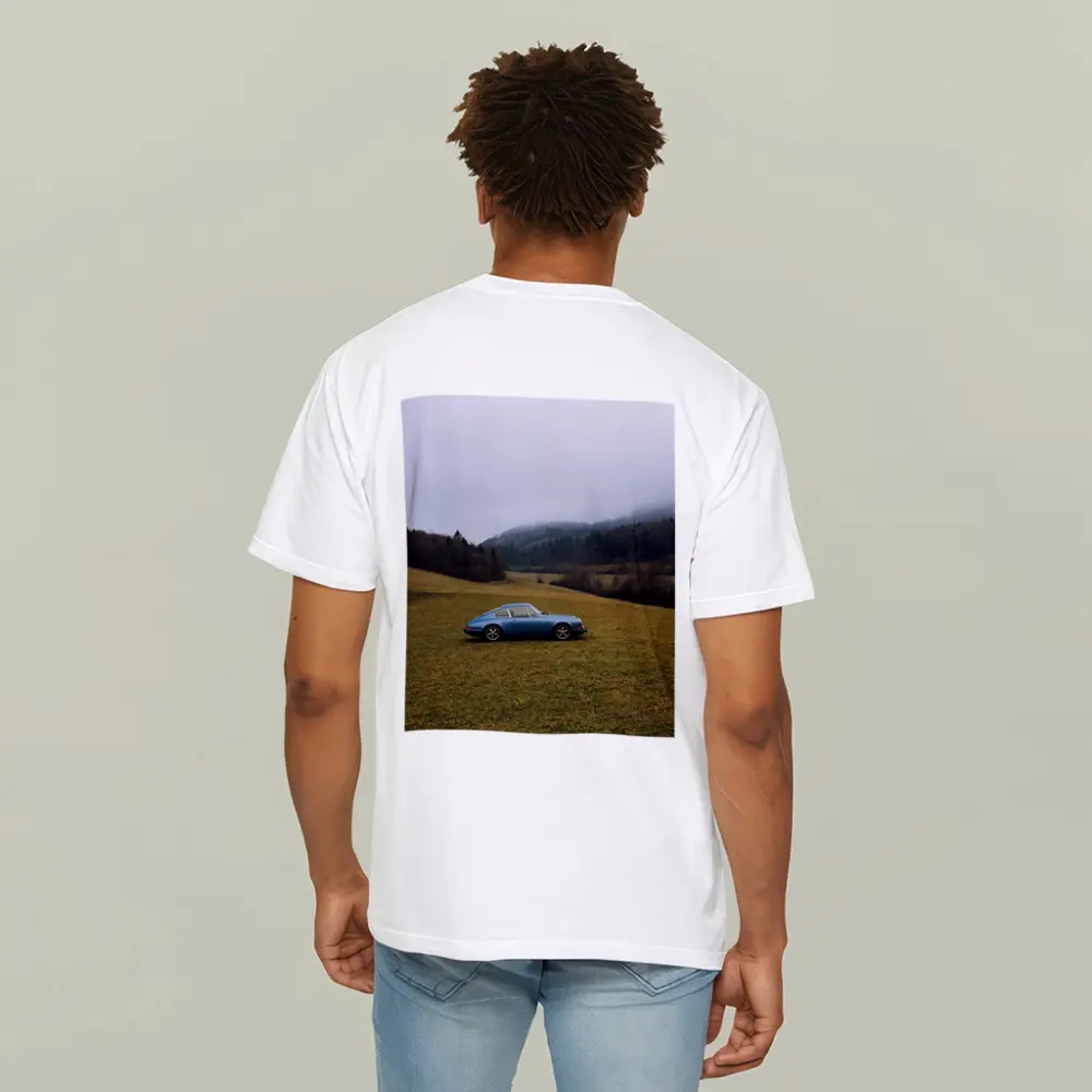 Porsche 911 Blue Classic Misty Countryside – T-Shirts