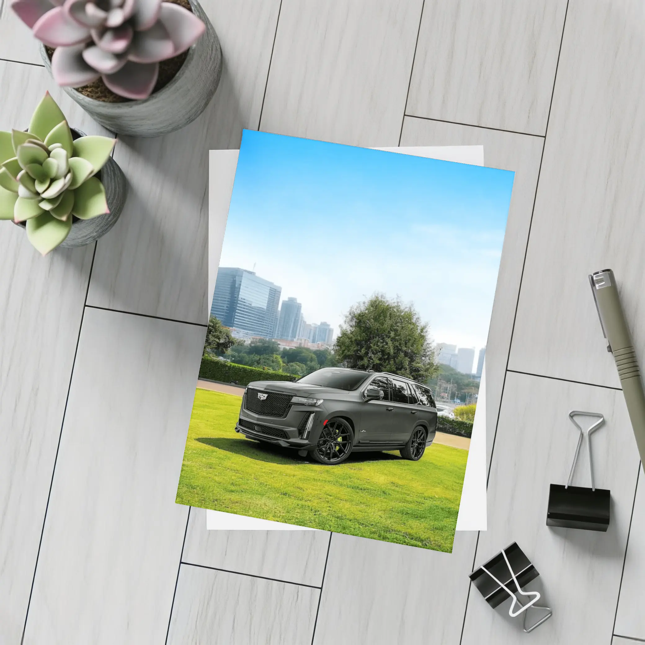Cadillac Escalade V Black City Park – Postcards