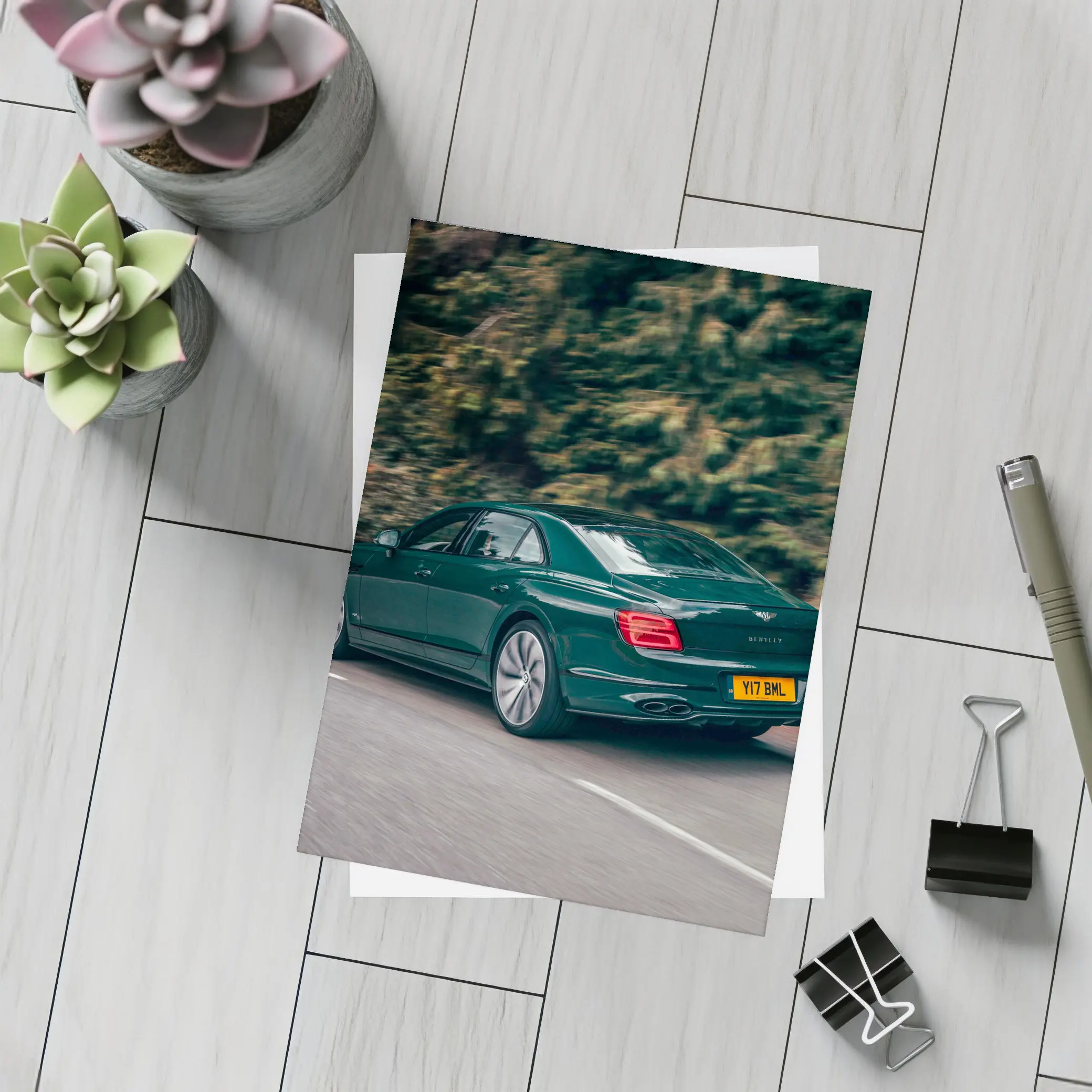 Bentley Flying Spur V8 Green Road Drive – Postcards