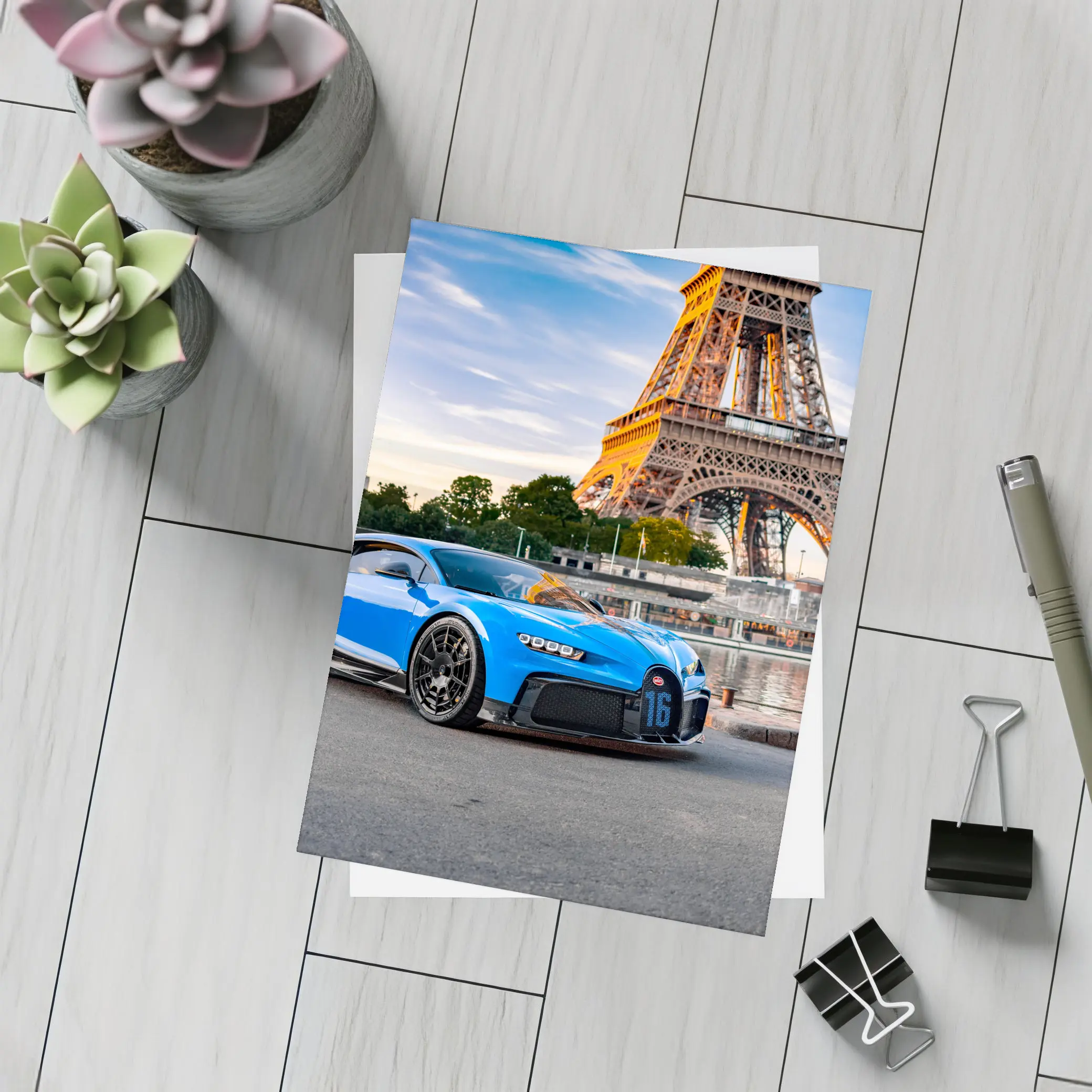 Bugatti Chiron Pur Sport Paris Eiffel Tower – Postcards