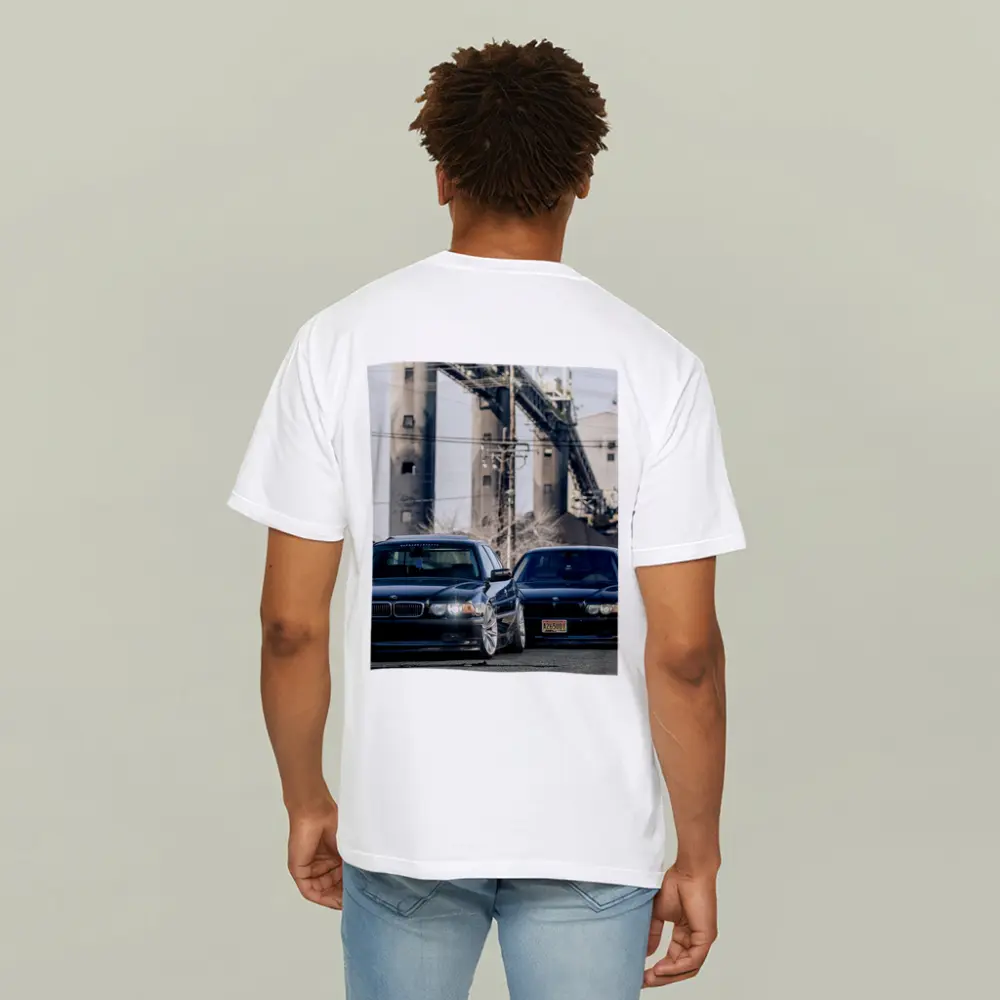 BMW 750il E38 Duo Industrial Background – T-Shirts