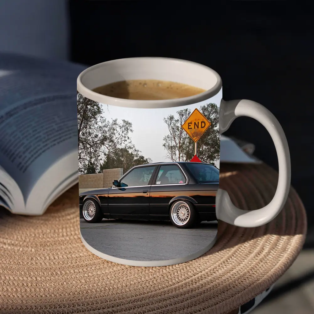 BMW E30 Black Coupe Street Scene – Mugs
