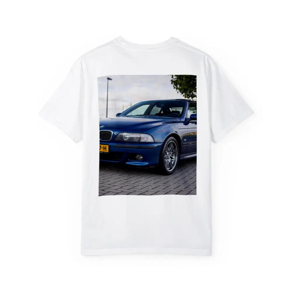 BMW E39 M5 Blue Sedan Parked Outside – T-Shirts
