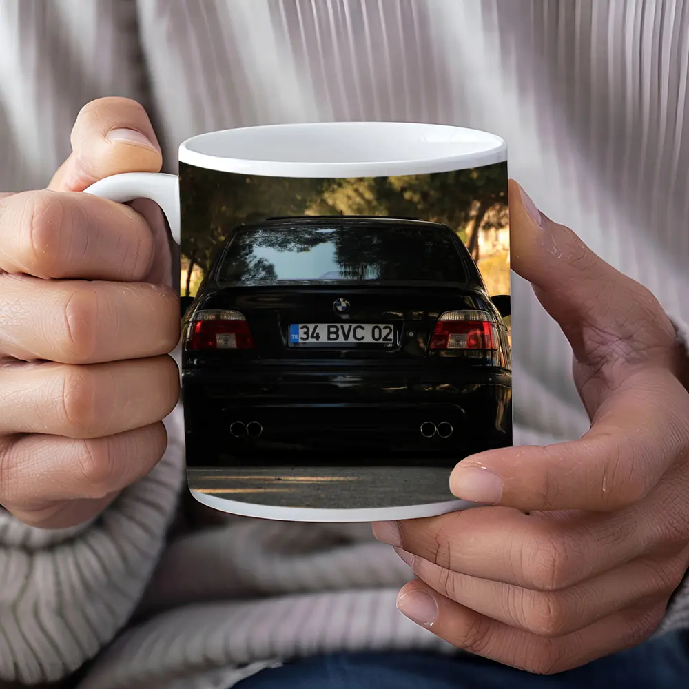 BMW M5 E39 Black Rear Street View – Mugs