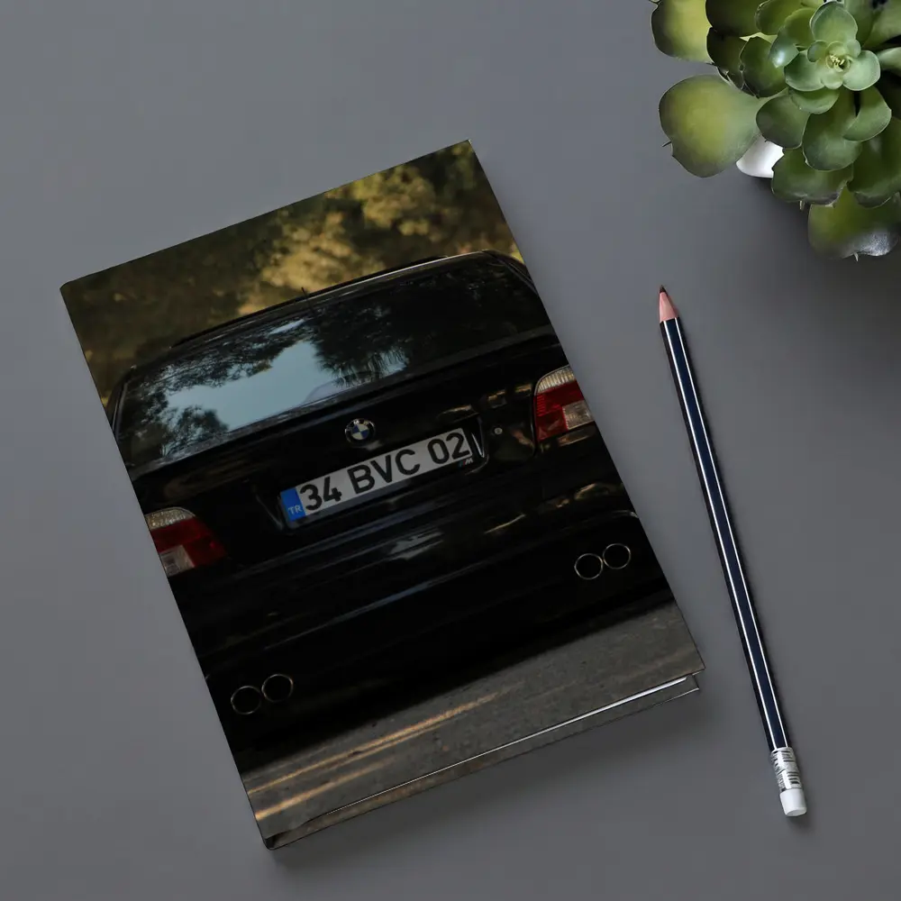BMW M5 E39 Black Rear Street View – Notebooks