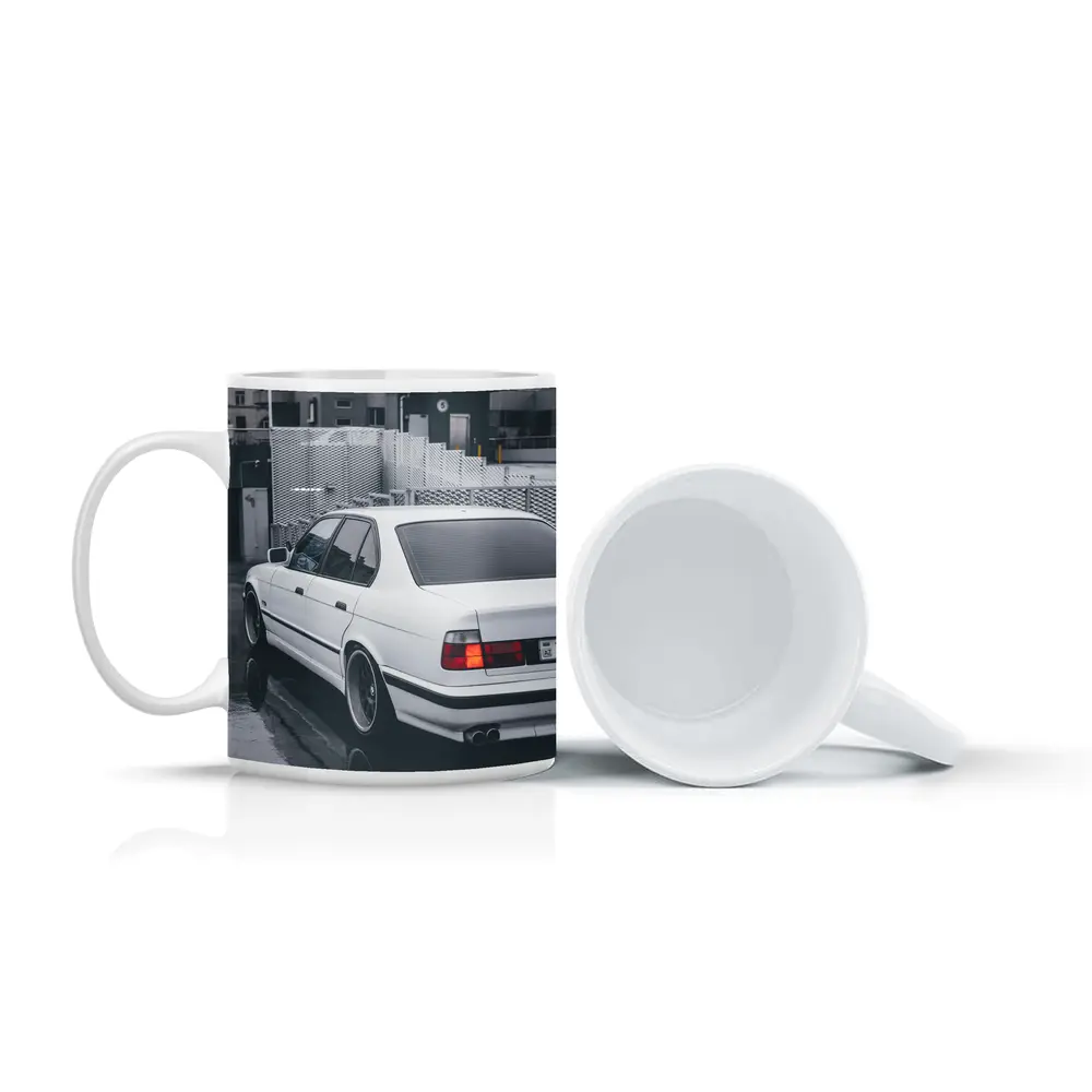 BMW E34 White Sedan Rainy Urban Street – Mugs