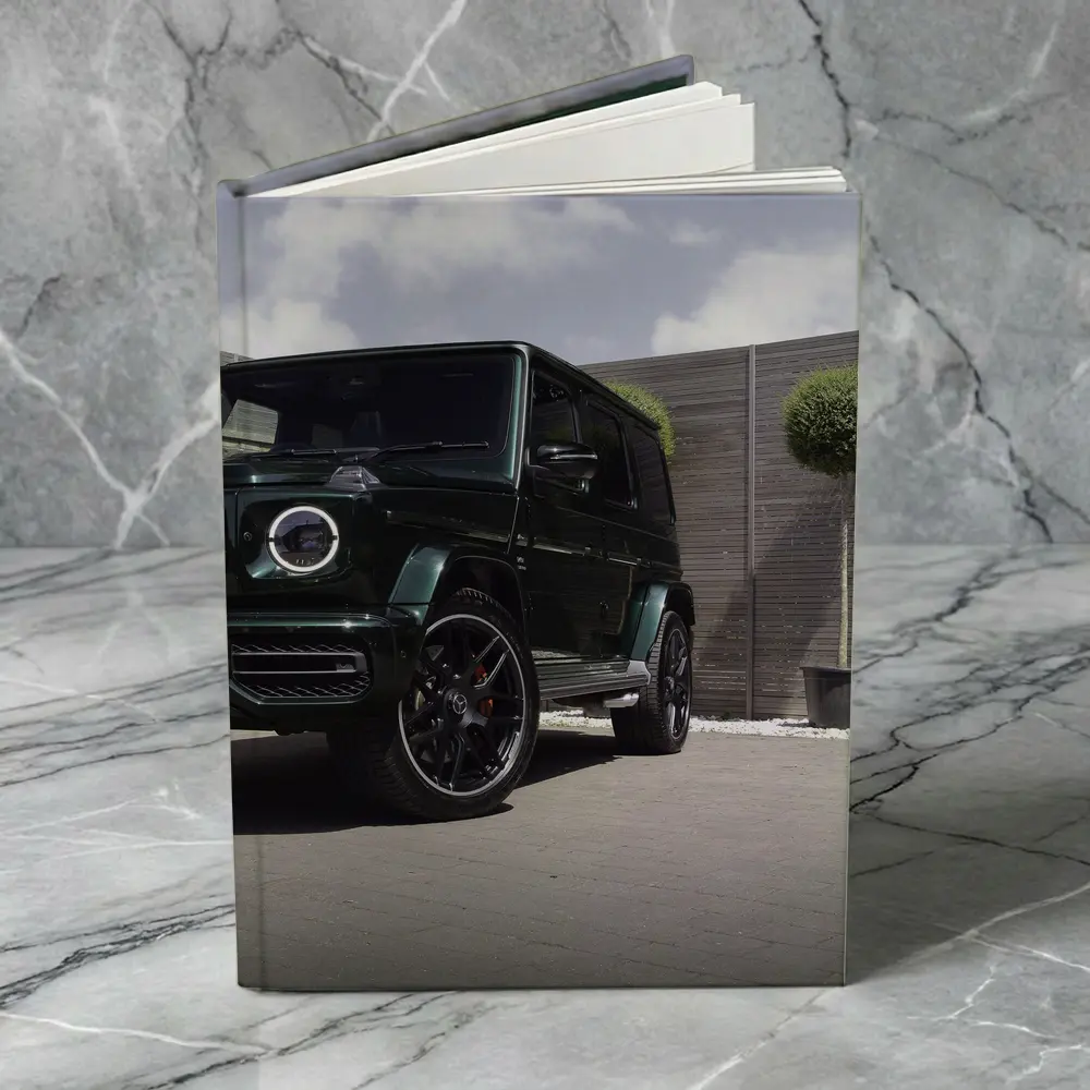 Mercedes AMG G63 Dark Green Courtyard – Notebooks